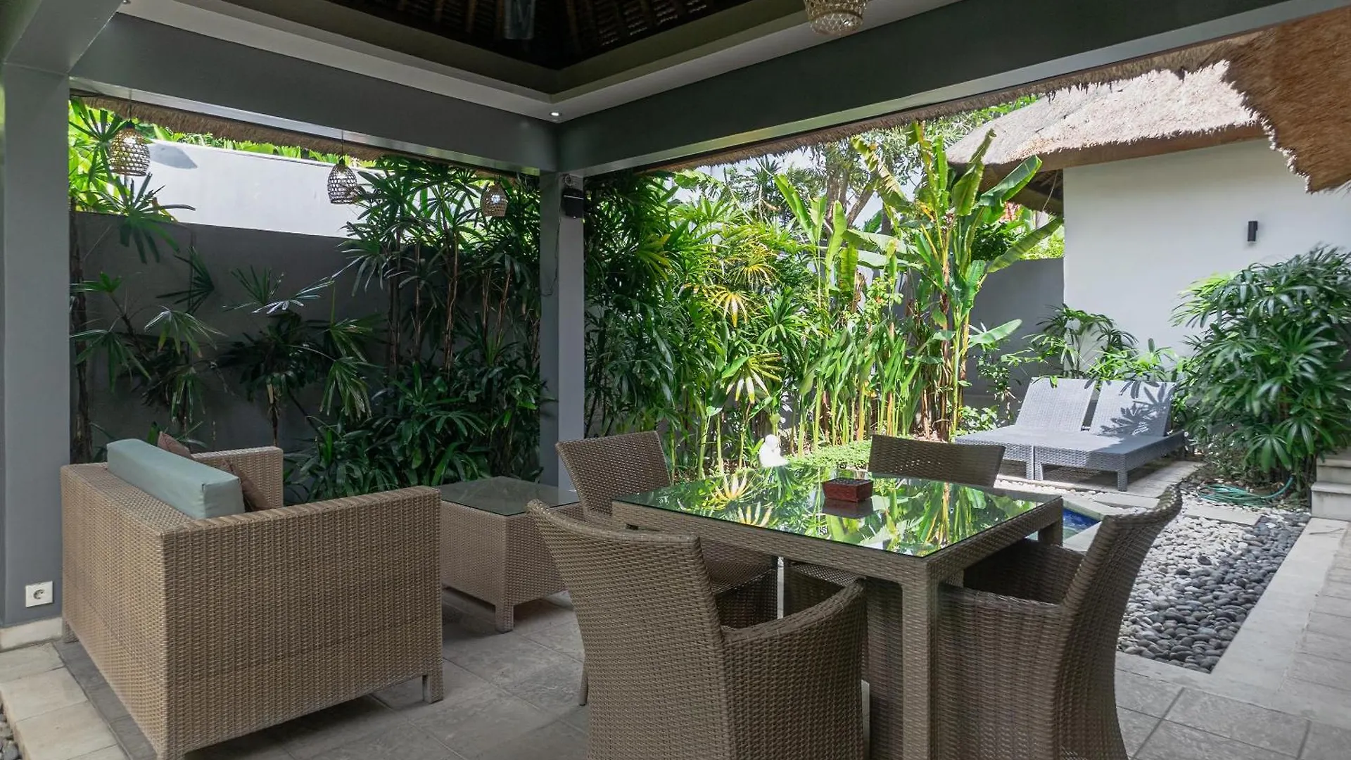 Balinea Holiday Home Seminyak  Holiday park