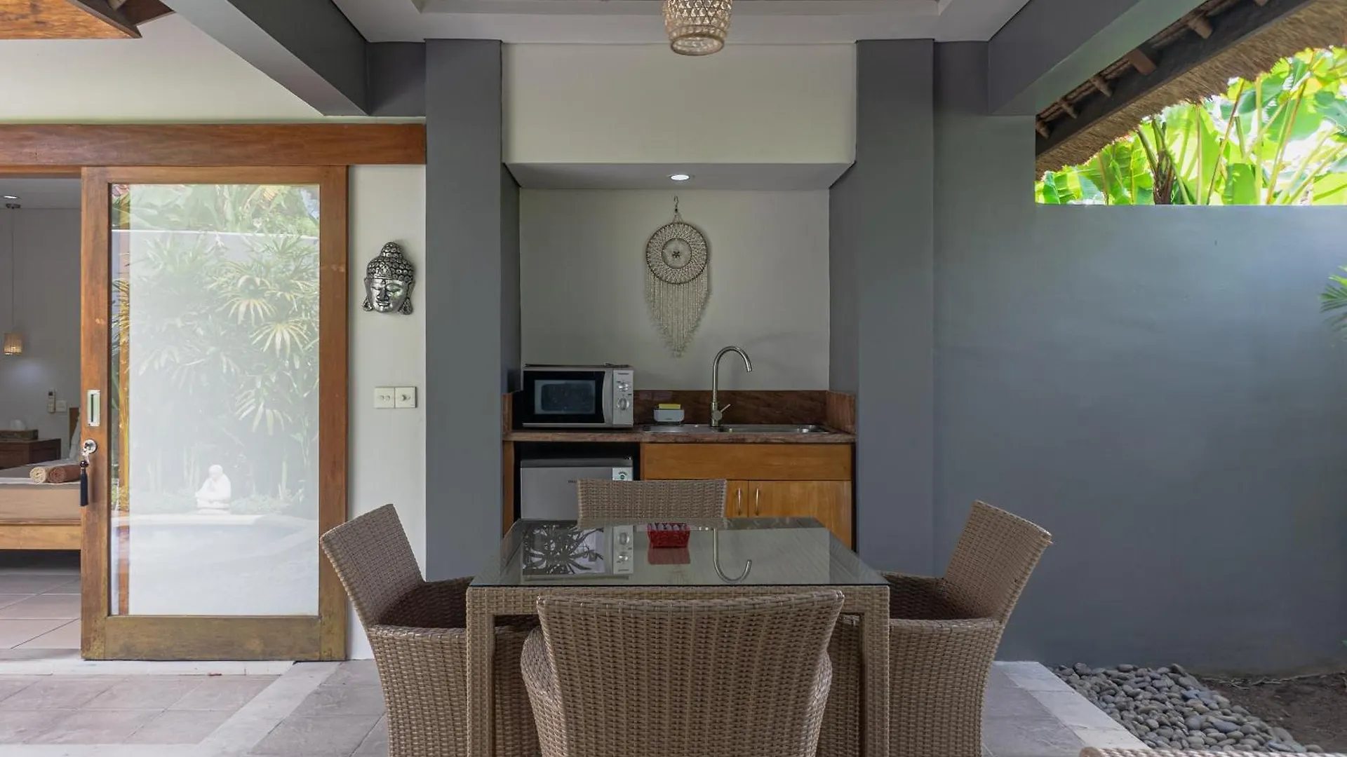Balinea Holiday Home Seminyak  Seminyak (Bali)
