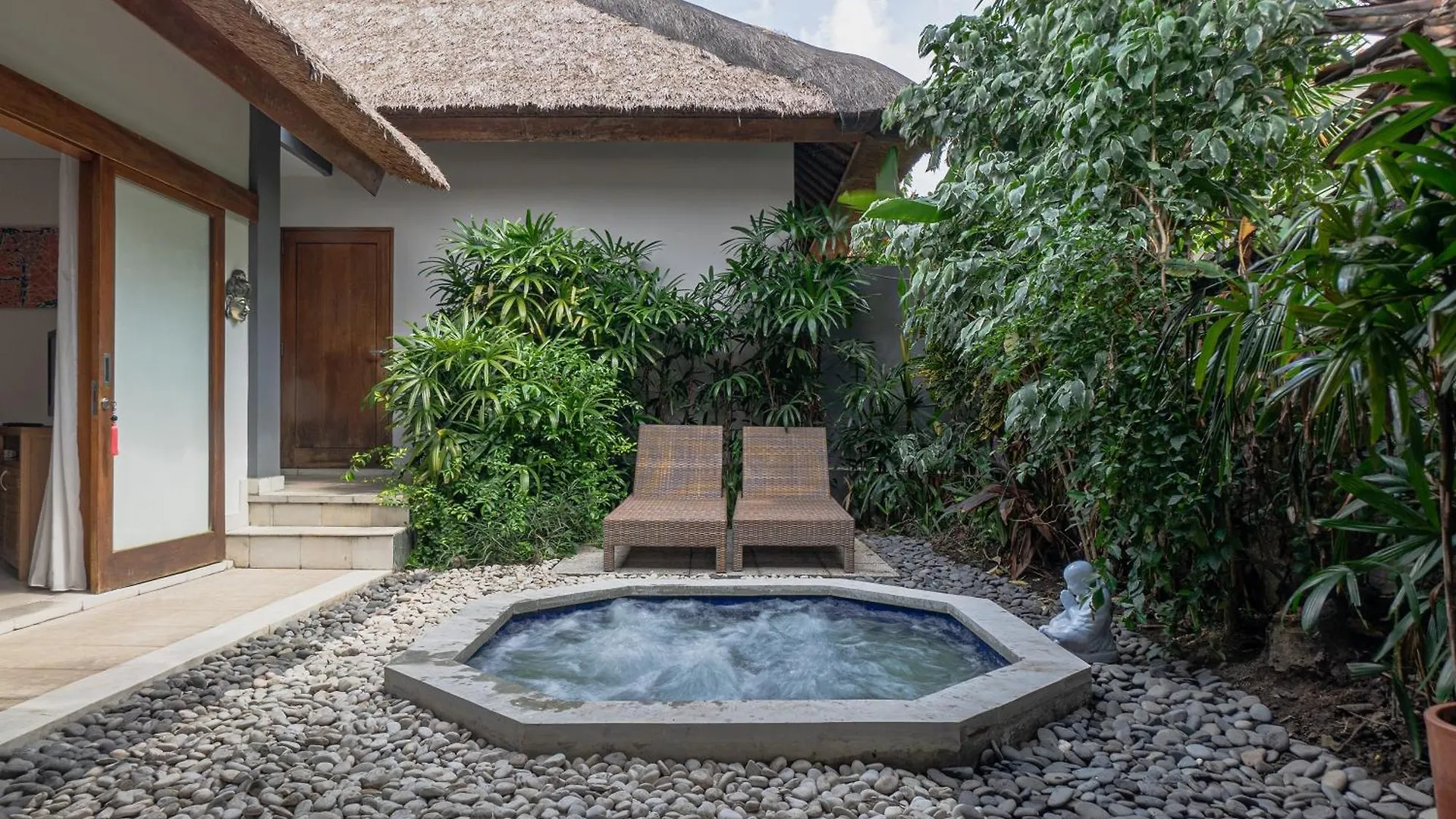 Balinea Holiday Home Seminyak  Holiday park