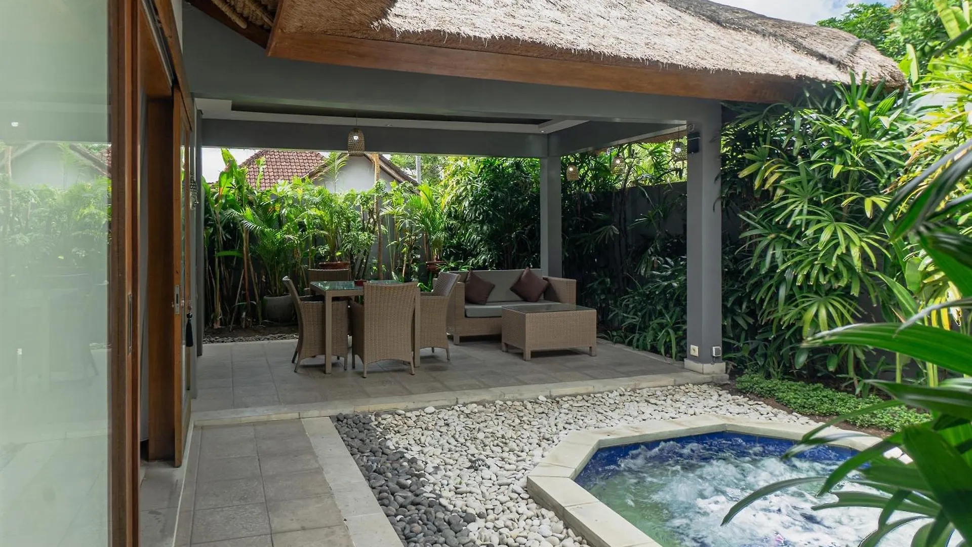 Balinea Holiday Home Seminyak